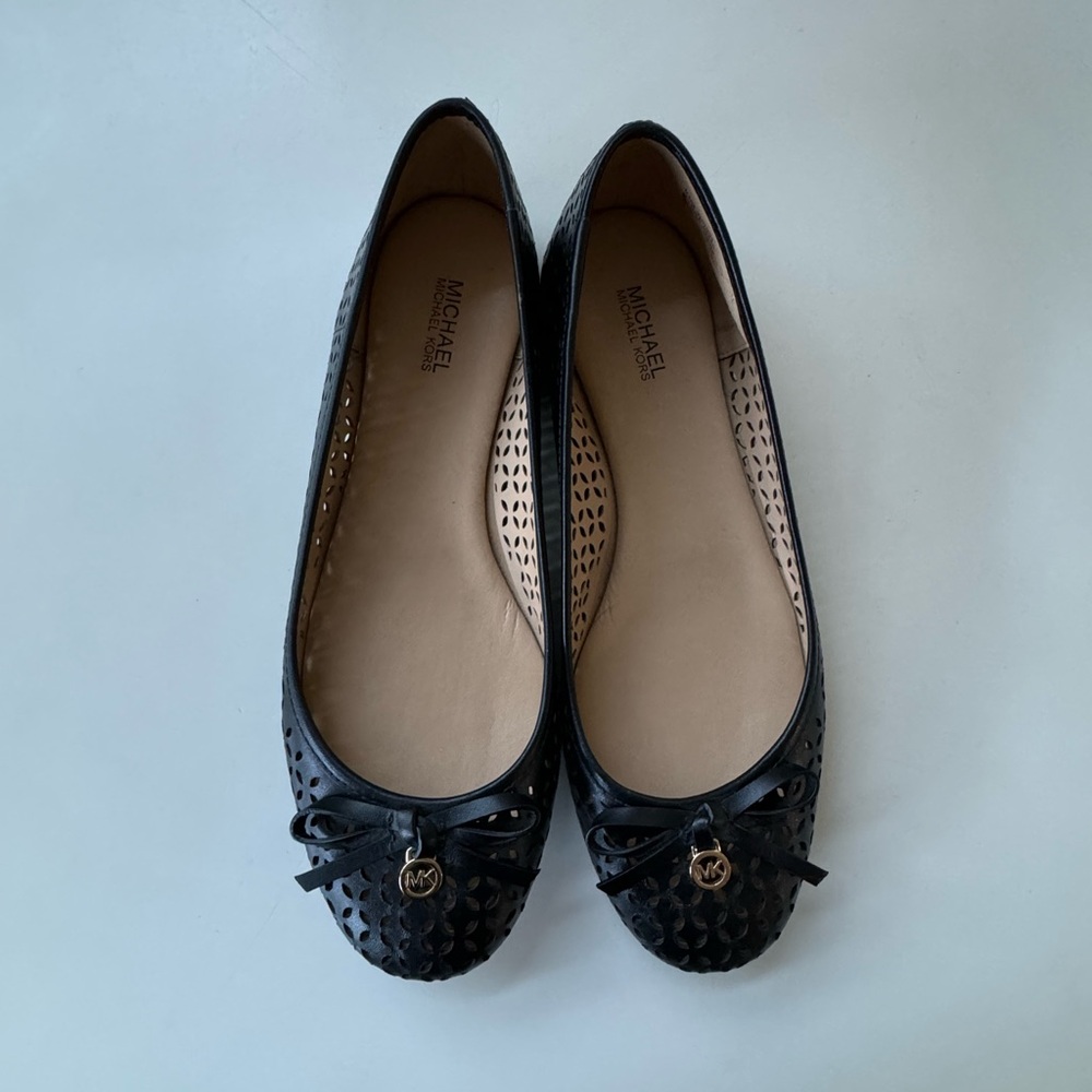 Micheal Kors Black Flats